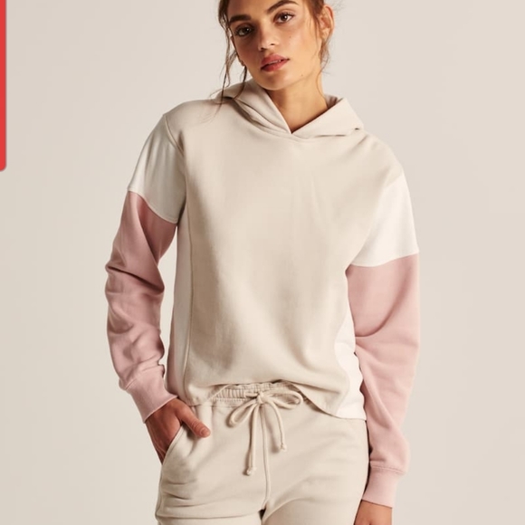 Abercrombie & Fitch Tops - NWT Abercrombie & Fitch colorblock hoodie M